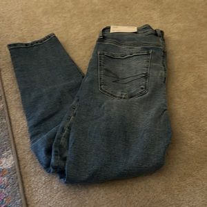 American Eagle Hi-Rise Skinny. Size 6.